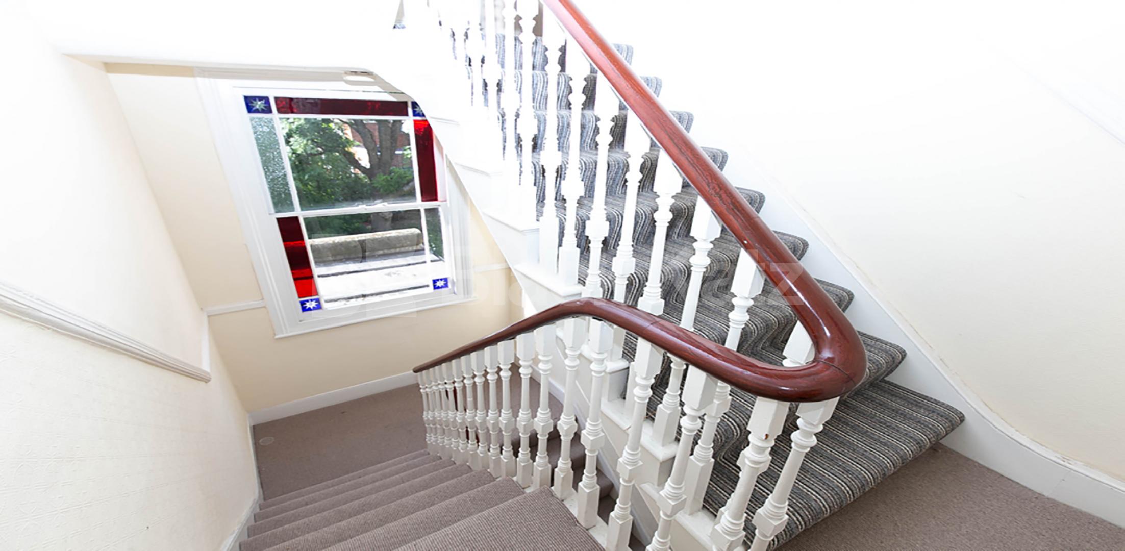 			2 Bedroom, 1 bath, 1 reception Apartment			 Hartham Road, HILLMARTON CONSERVATION AREA